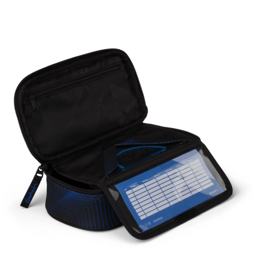 Astuccio rigido Satch Seismic Blue aperto con organizer interno e tasca trasparente orario