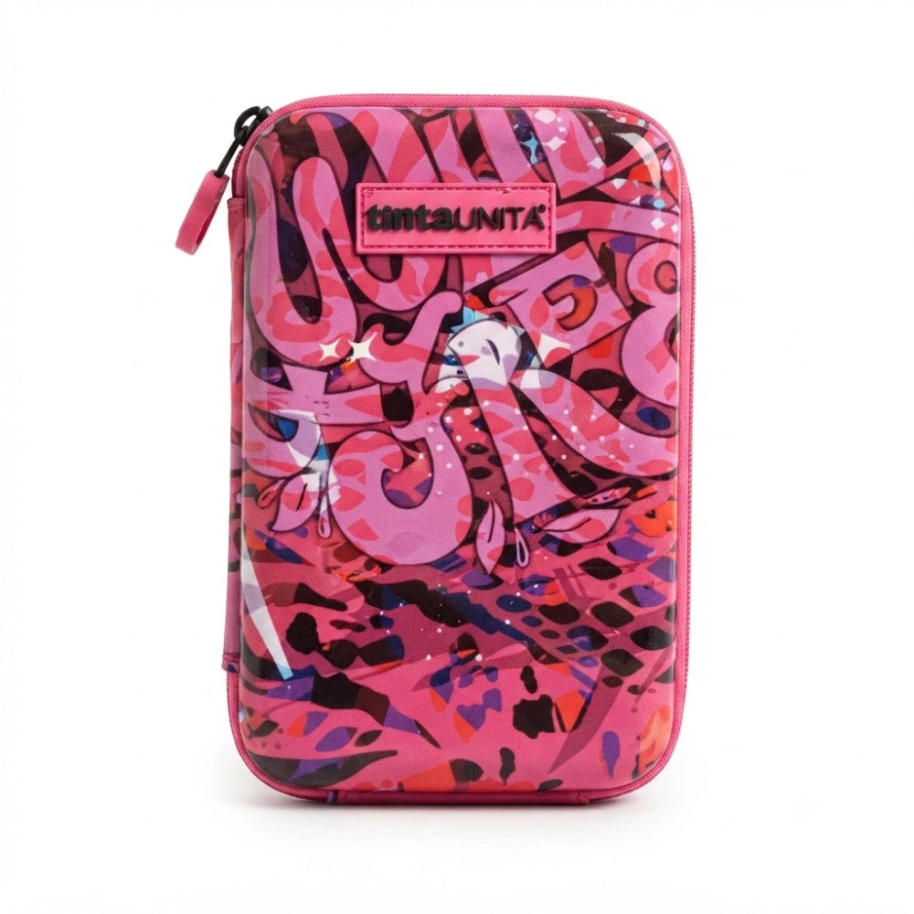 Astuccio TintaUNITA Wild & Free One Time 2026/2027 – astuccio rigido rosa fucsia con fantasia maculata e scritta graffiti, materiale scolastico incluso