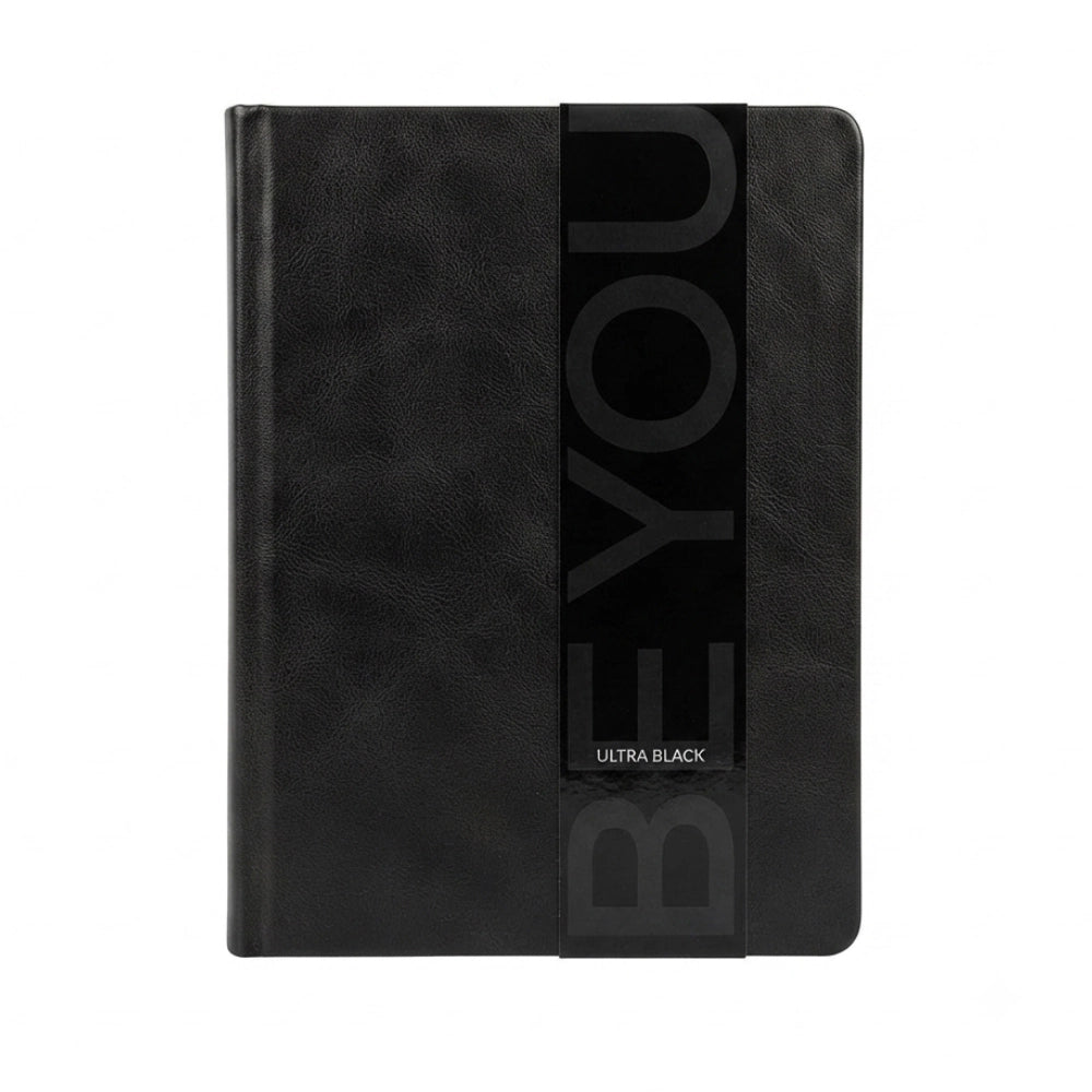 Diario Be You Ultra Black Easy 2026-2027 – pagine datate aperte con foglio sticker incluso, tenuto in mano