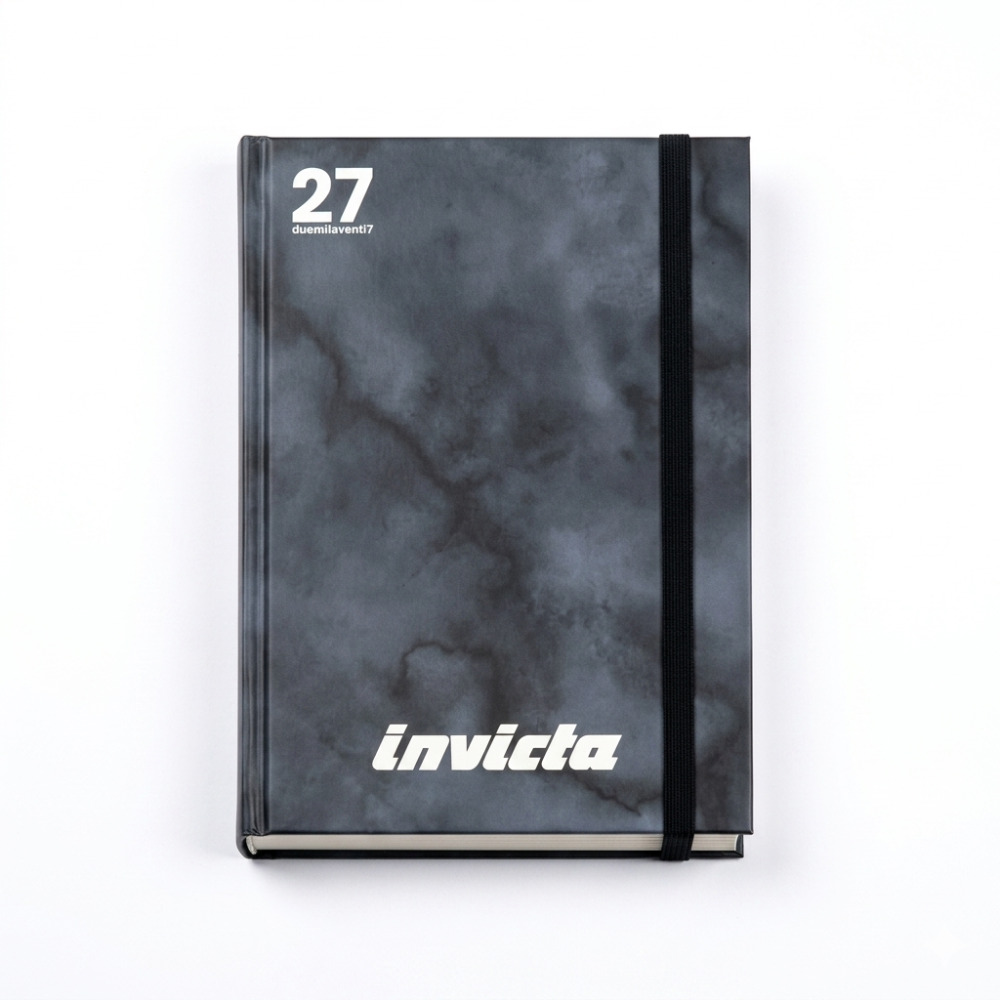 Diario Invicta Pocket con Elastico — Tascabile 16x11x3 cm | Anno 2027