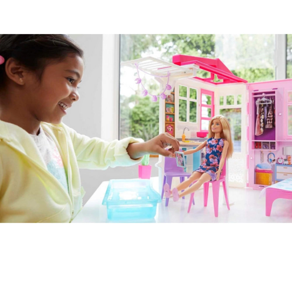 Barbie Loft – Casa Portatile a 1 Piano con Piscina, Bambola e Accessori
